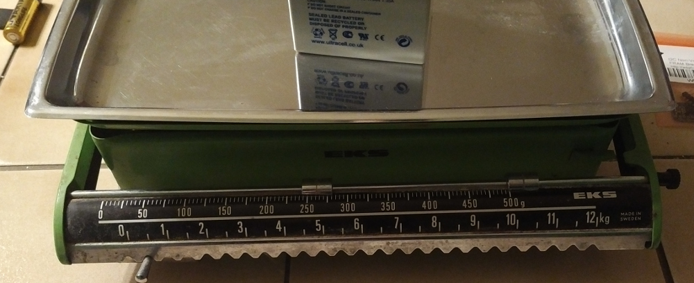 ERROL battery wight 770 grams